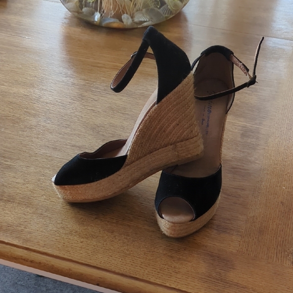 Black and Tan Espadrille Wedges with Ankle Straps - Picture 13 of 15